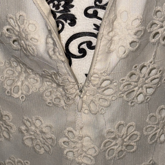 Starring at Stars! Lace like short sleeve midi style dress! Starring at Stars! - Picture 5 of 7